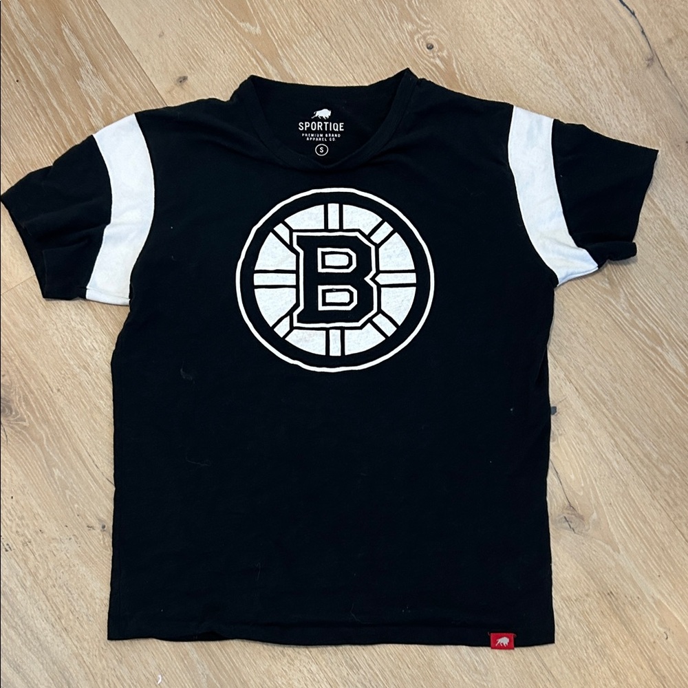 Wonen’s Bruins Black and White T-Shirt -Small